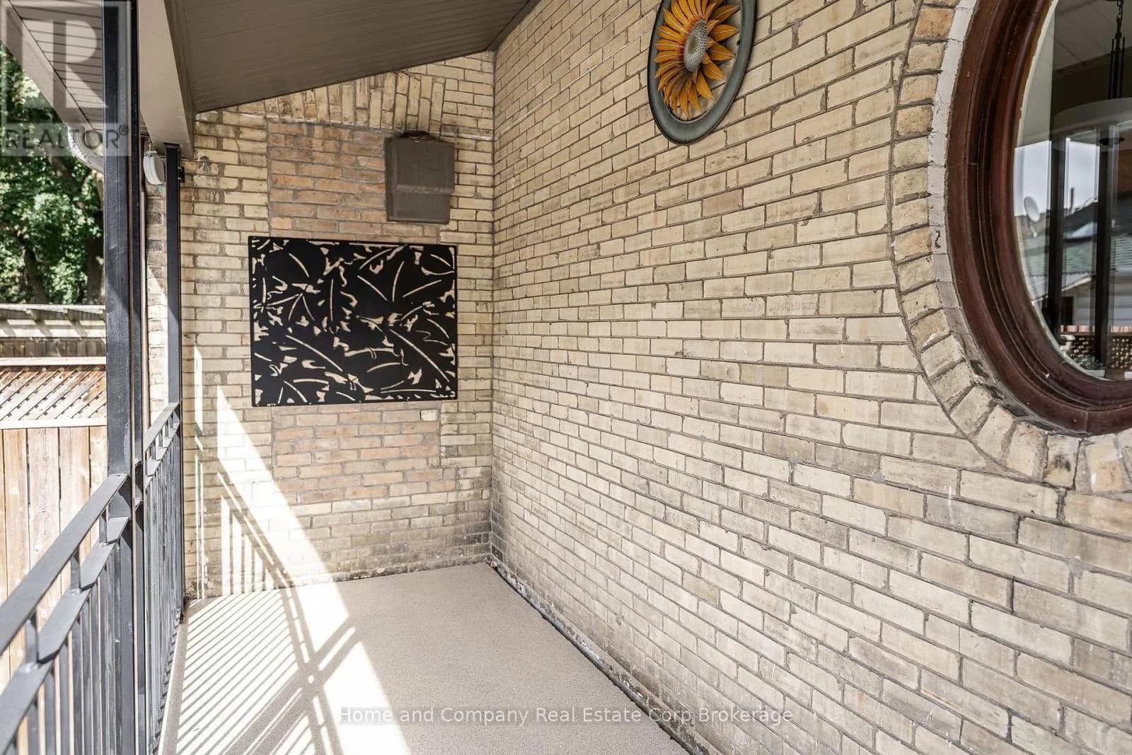 252 ALBERT STREET — photo 4 of 50