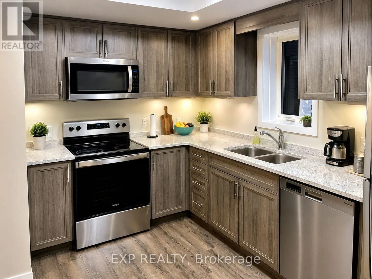 C14 - 160 ROCHEFORT STREET — photo 3 of 14