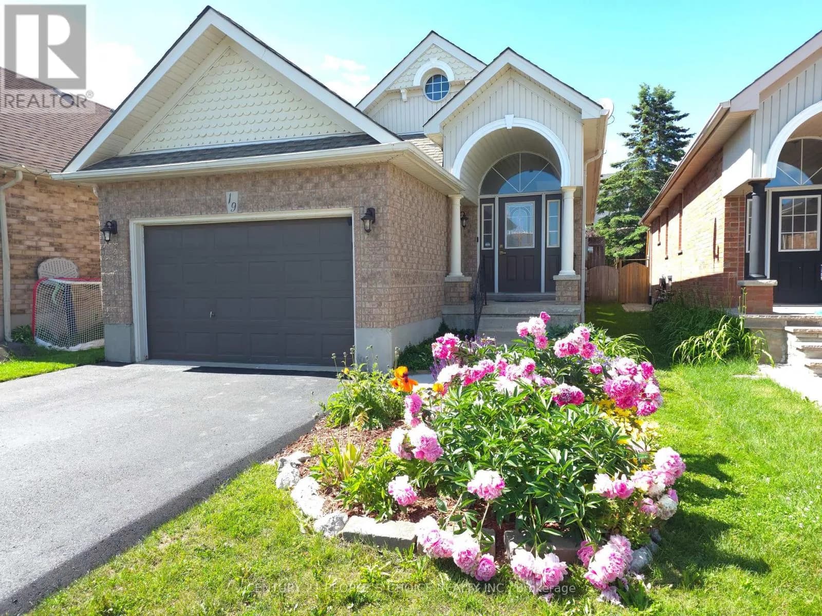 19 MCKITRICK DRIVE — photo 1 of 30