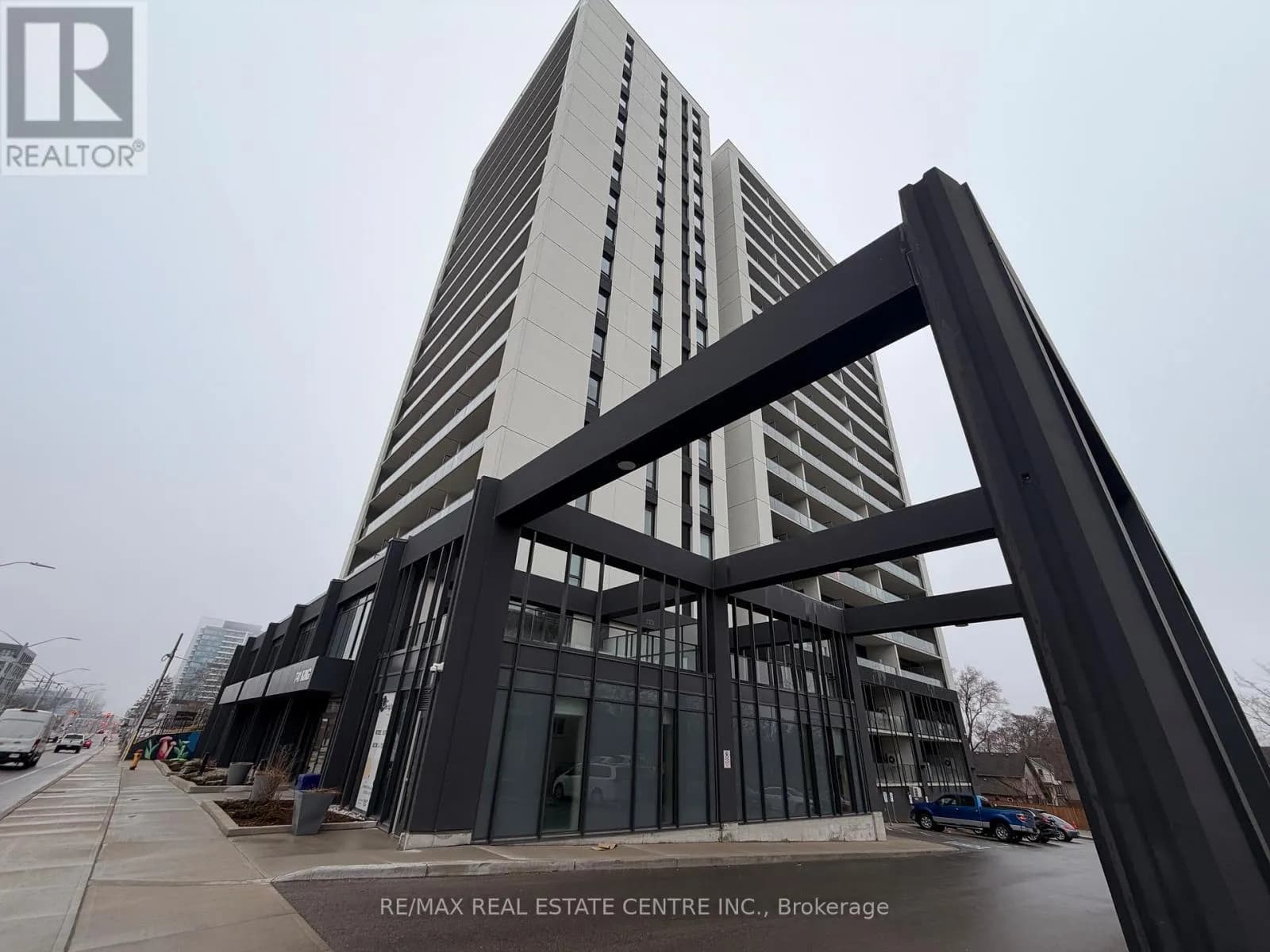 301 - 741 KING STREET W — photo 1 of 28