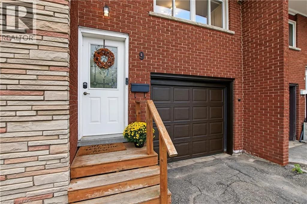 9 GREENBROOK Drive — photo 4 of 41