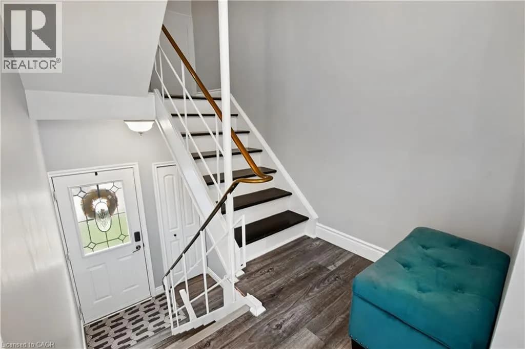 9 GREENBROOK Drive — photo 5 of 41