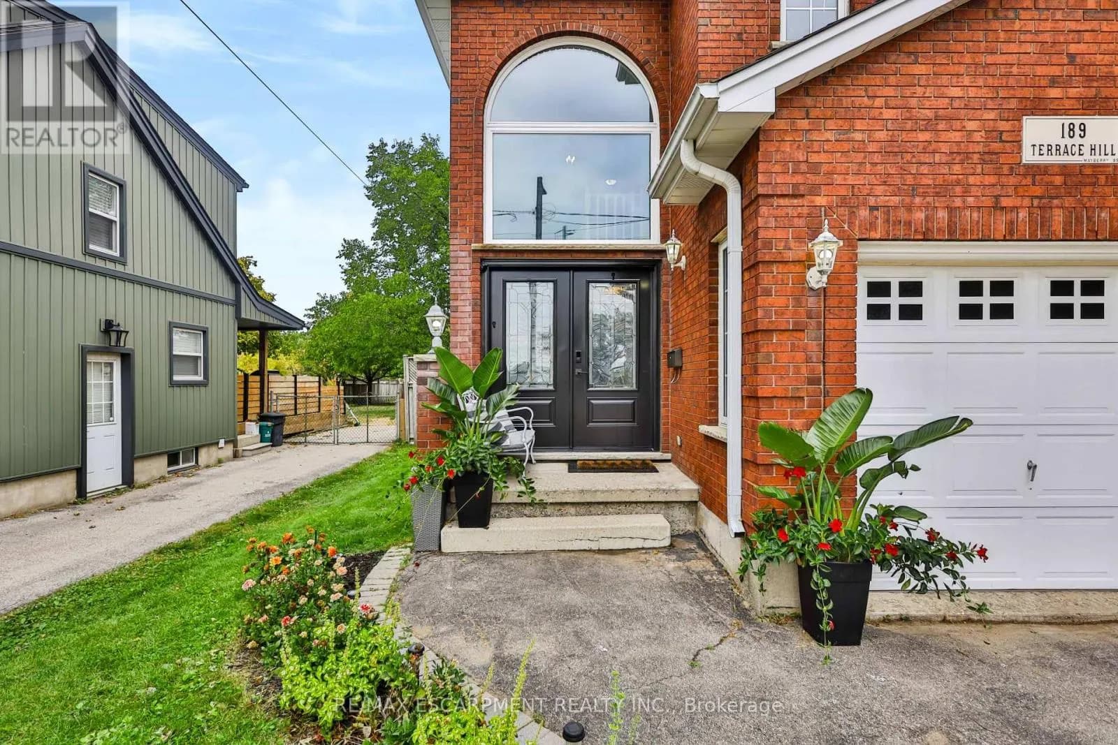 189 TERRACE HILL STREET — photo 4 of 41