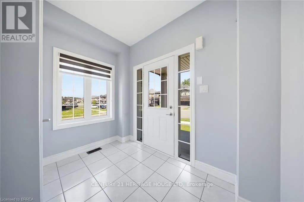 18 MACKLIN STREET — photo 4 of 29