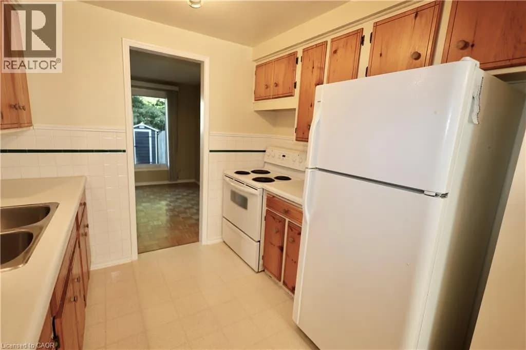 91 AVONWOOD Drive Unit# 34 — photo 3 of 23
