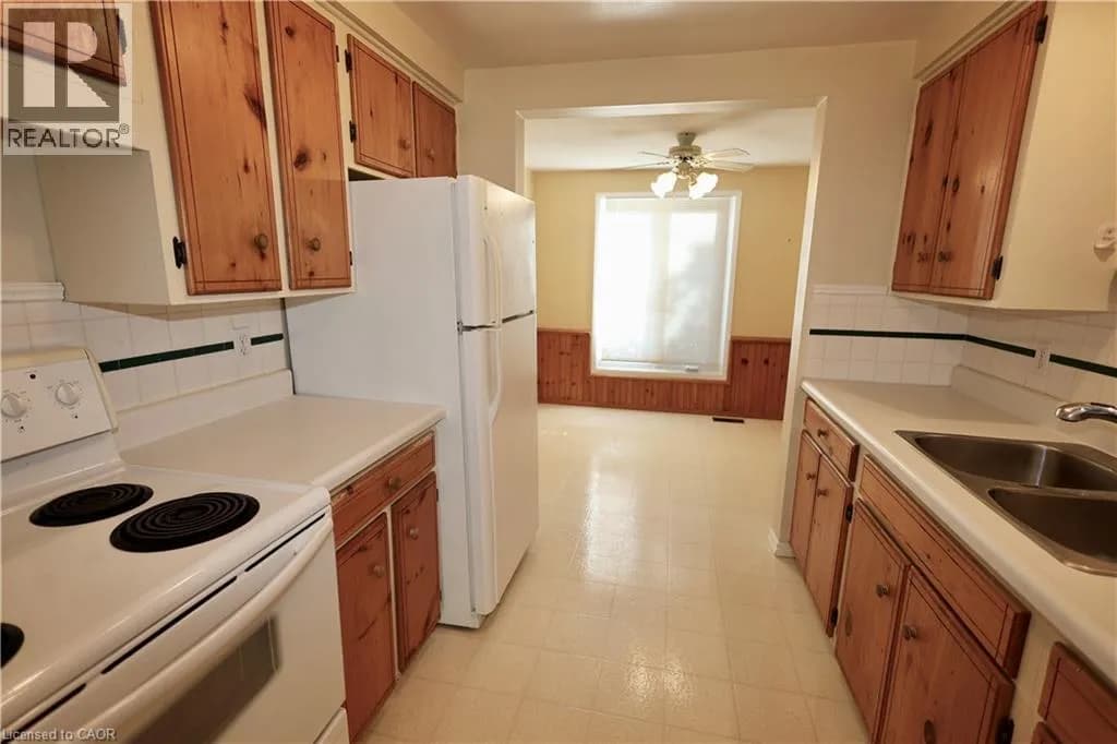 91 AVONWOOD Drive Unit# 34 — photo 4 of 23