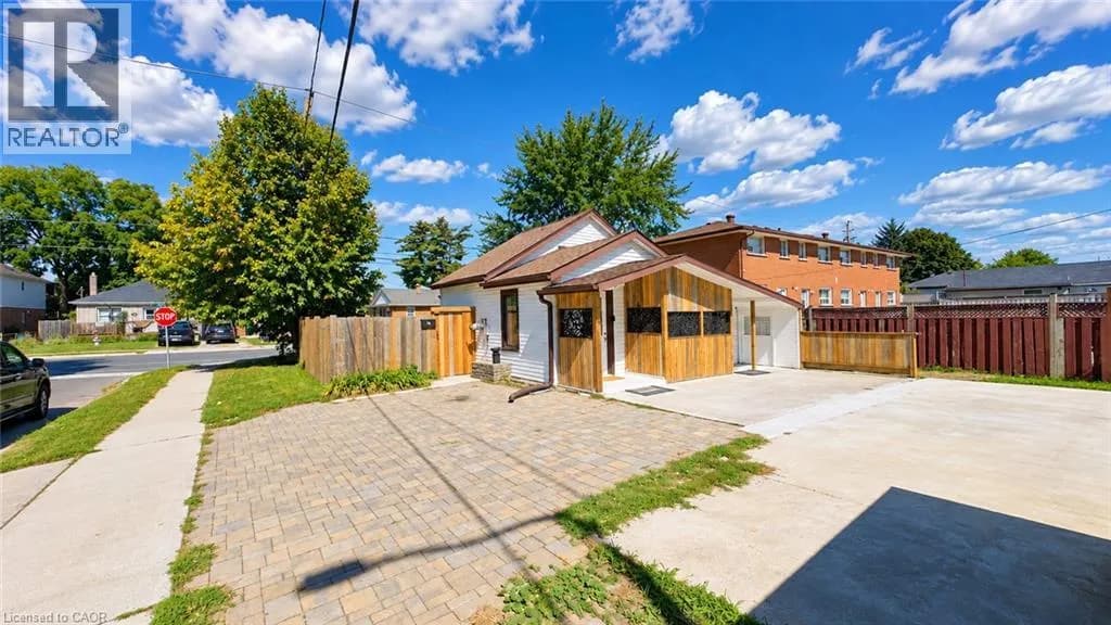 76 AVENUE Road — photo 4 of 31