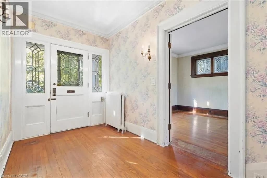 32 WENTWORTH Avenue — photo 4 of 40