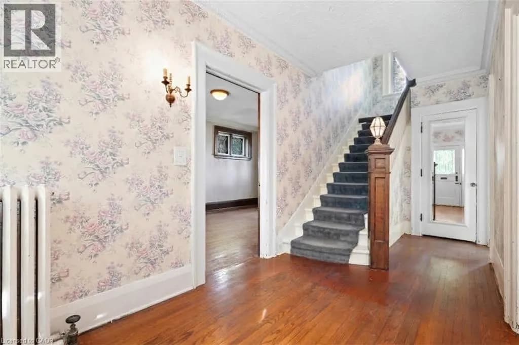 32 WENTWORTH Avenue — photo 5 of 40