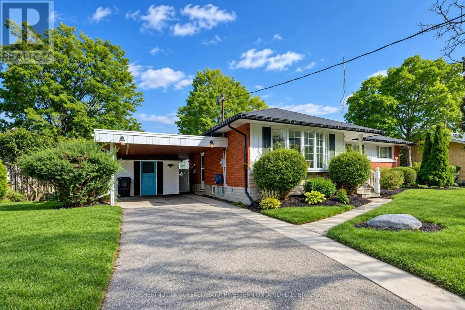133 CORNELL AVENUE — photo 3 of 40