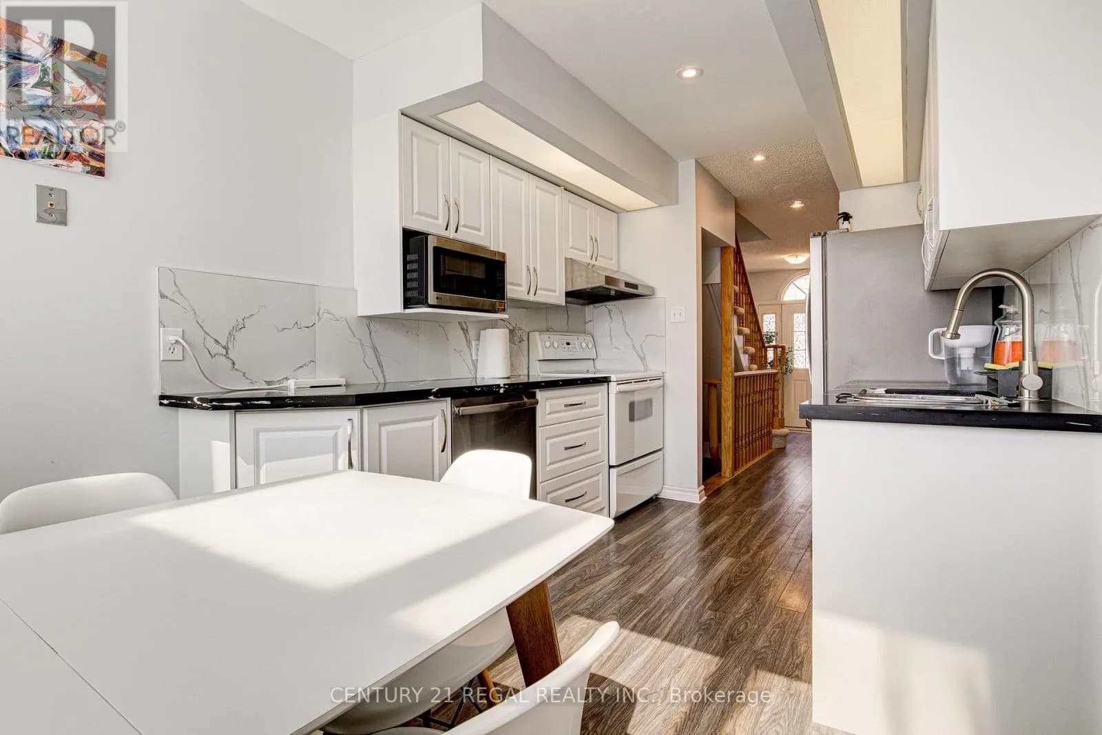 15 - 310 CHRISTOPHER DRIVE — photo 4 of 23