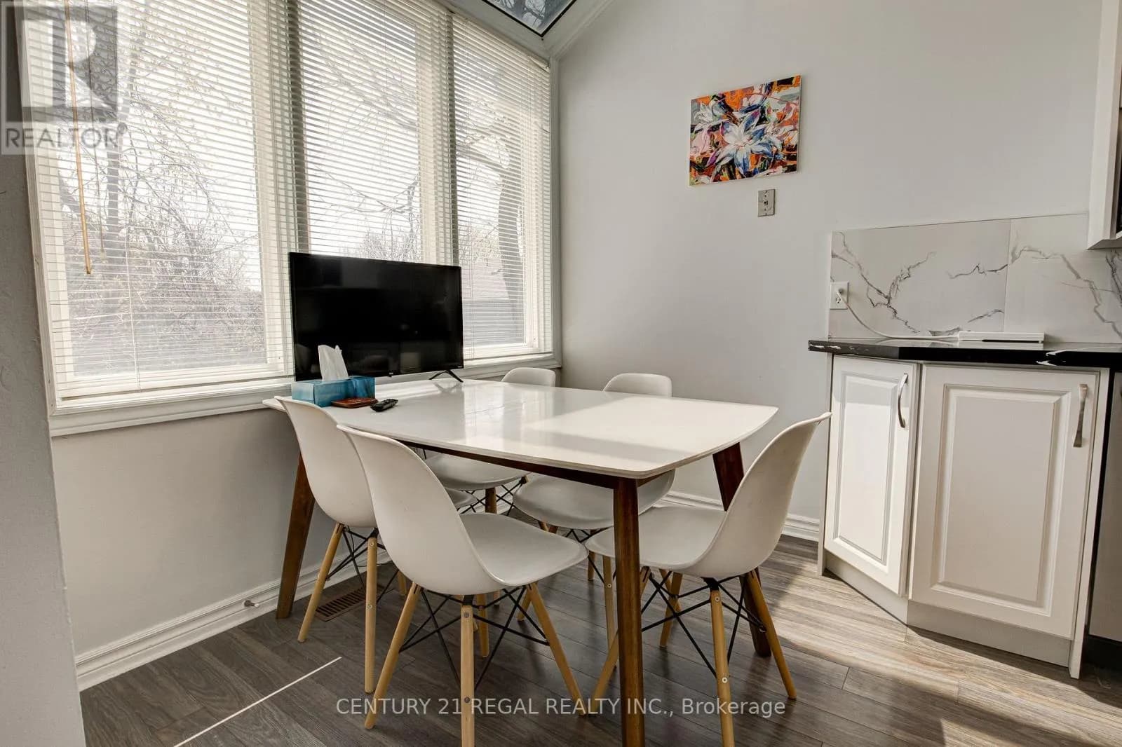 15 - 310 CHRISTOPHER DRIVE — photo 5 of 23