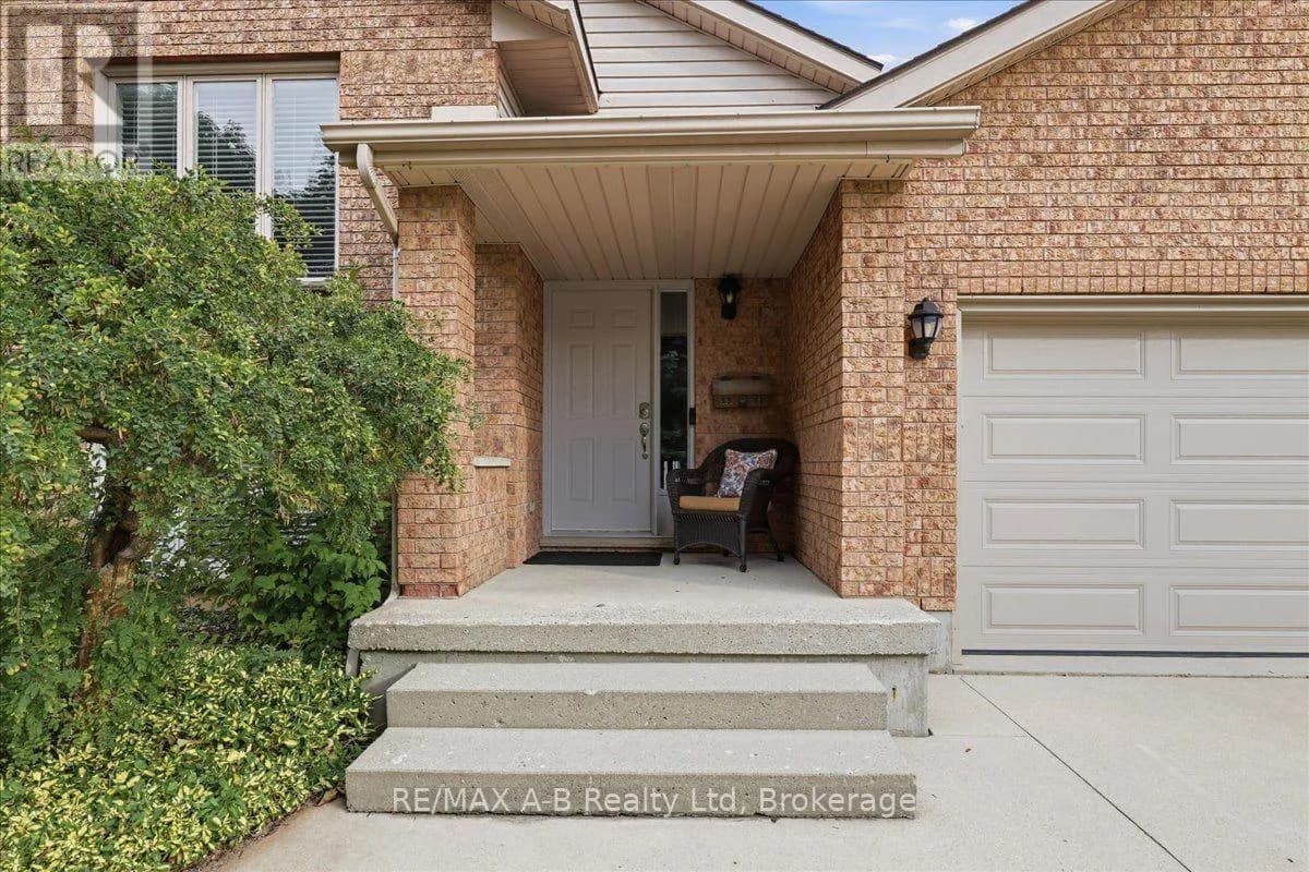 194 NORWOOD COURT — photo 3 of 42