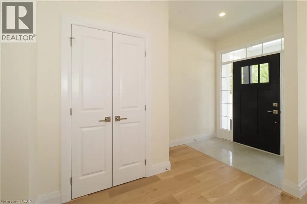 220 JEFFREY Place — photo 4 of 36
