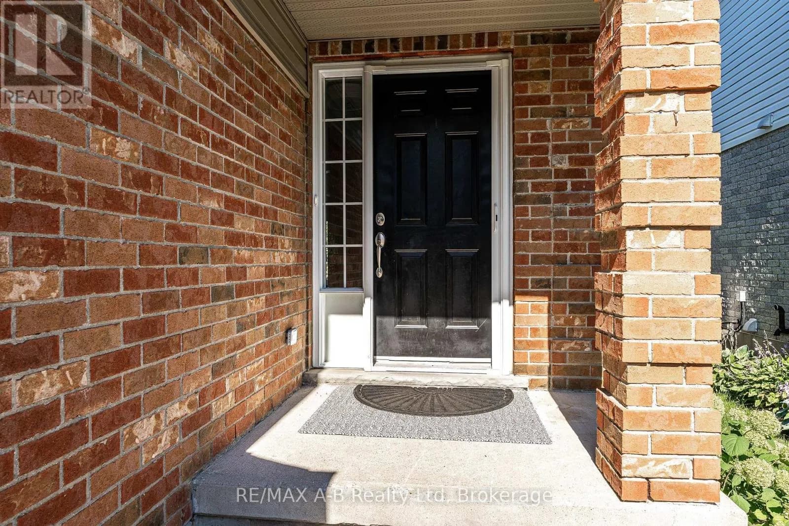 10 BUCKINGHAM DRIVE — photo 3 of 49