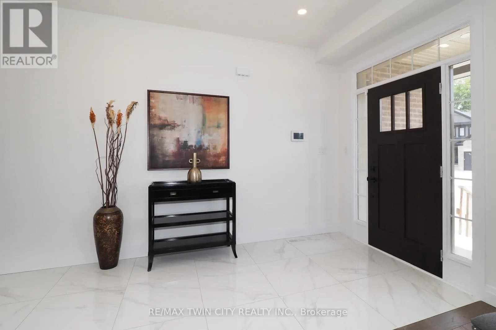217 JEFFREY PLACE — photo 3 of 39
