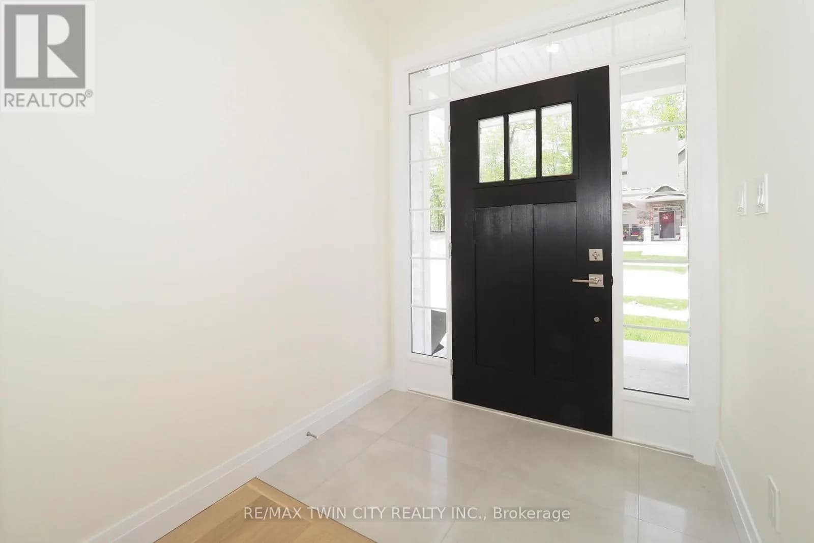 220 JEFFREY PLACE — photo 3 of 39