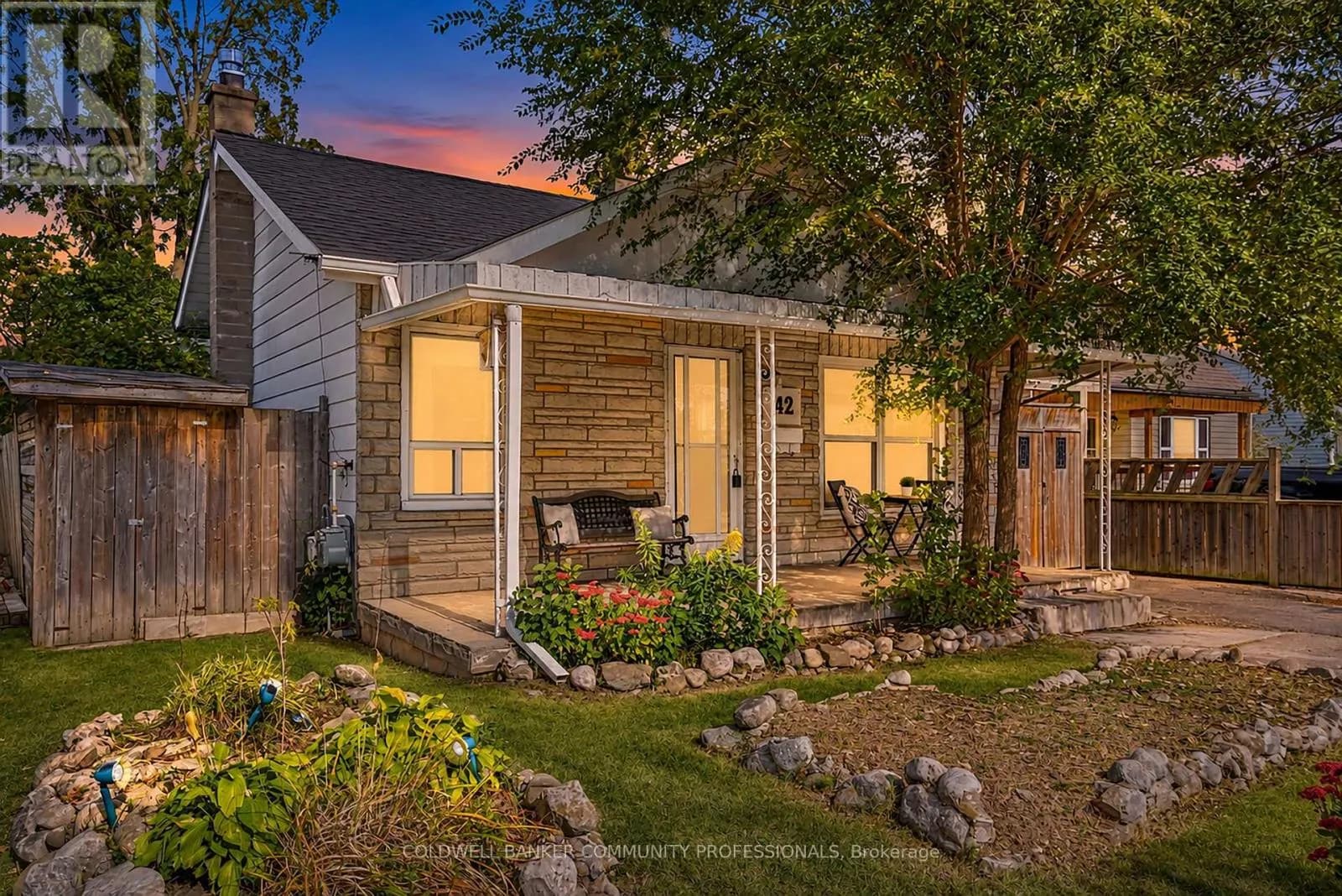 42 SANDERSON STREET — photo 1 of 45