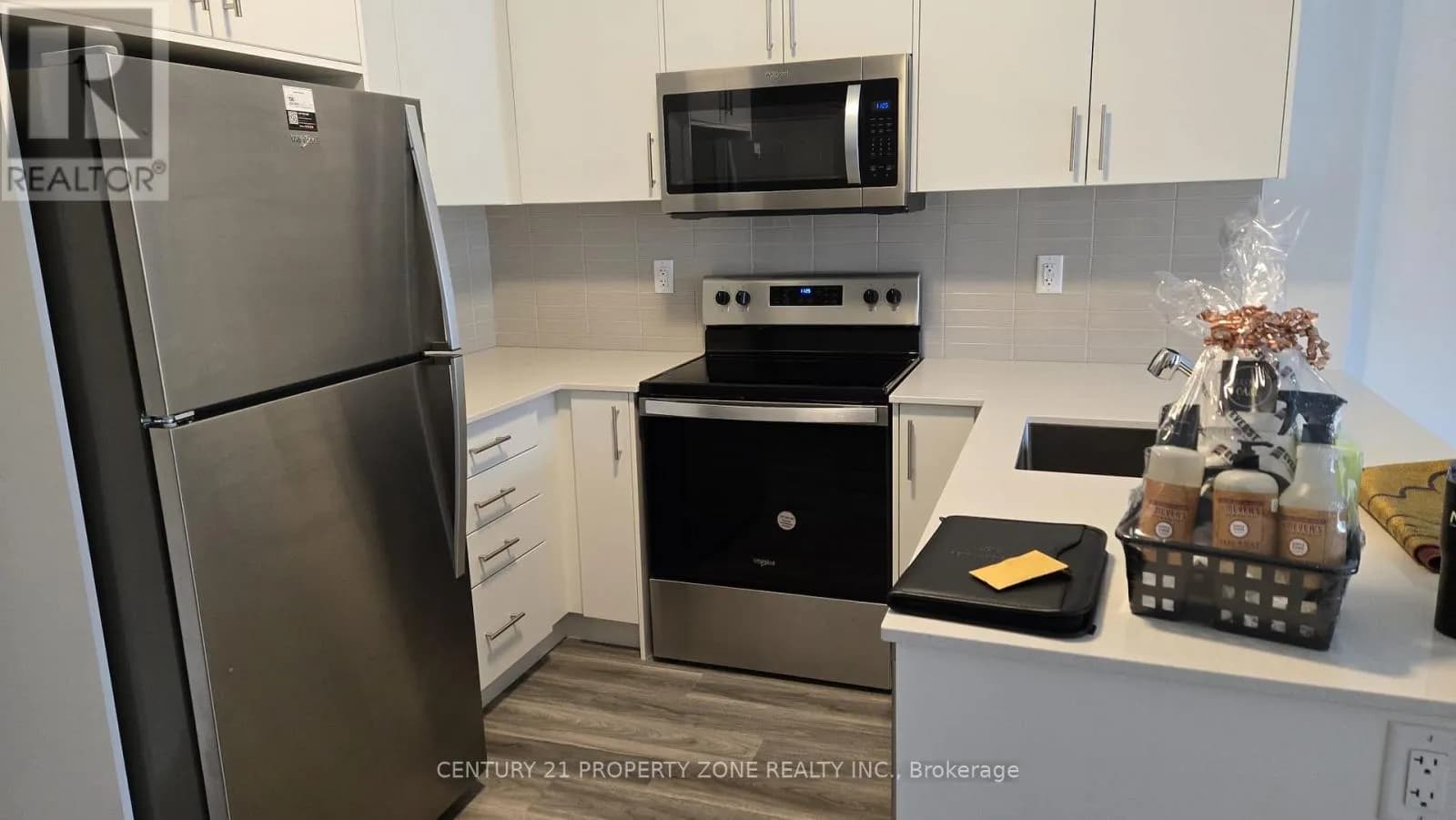 116 - 1100 LACKNER PLACE S — photo 2 of 9