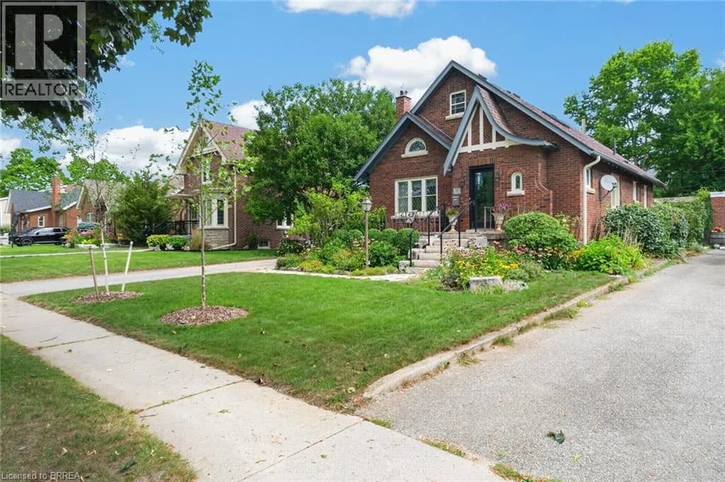 17 LINCOLN Avenue — photo 2 of 50