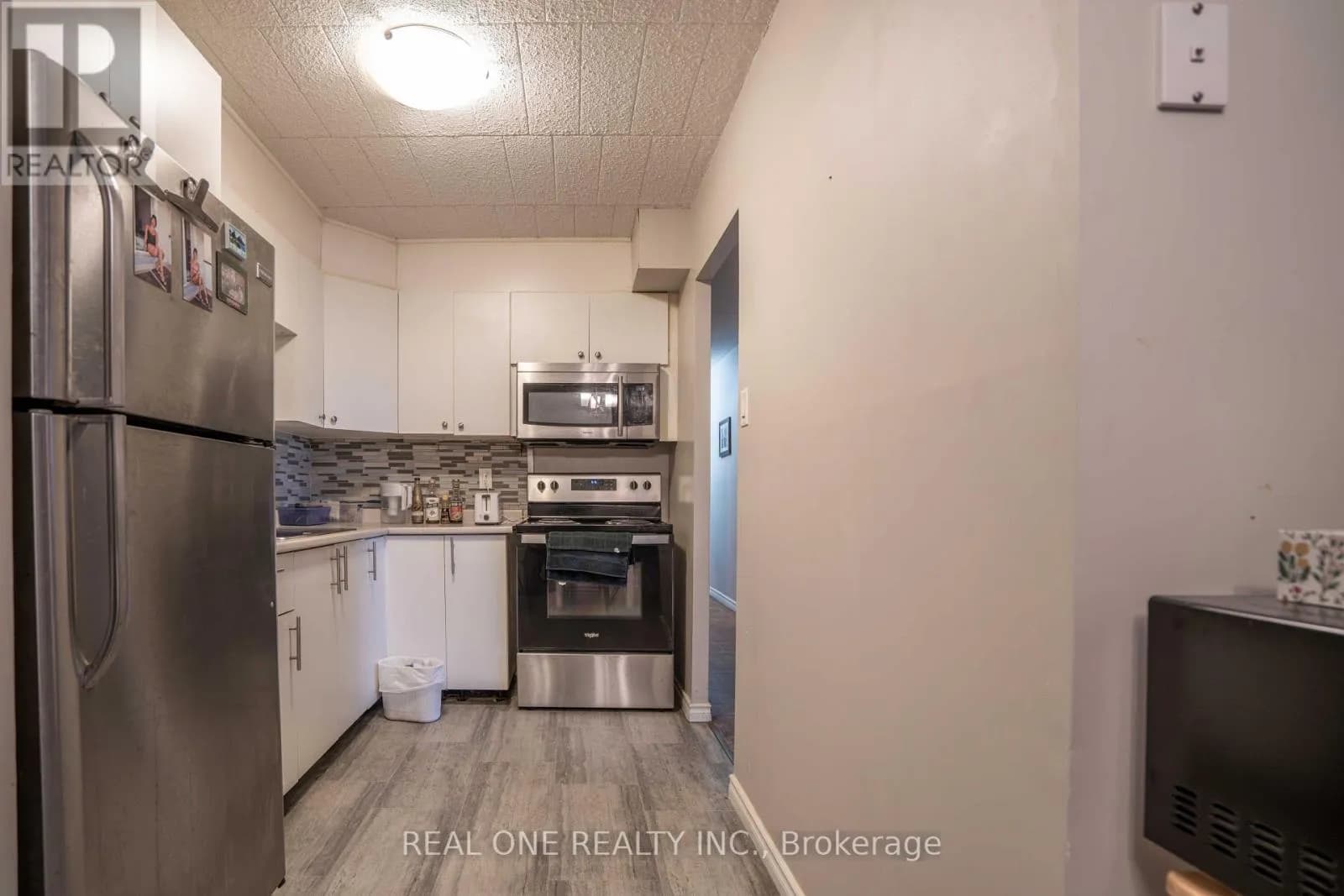 204 - 6 WALTON AVENUE — photo 5 of 22