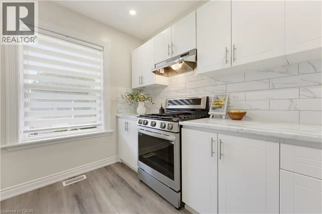 20 HOUSE Avenue — photo 5 of 24