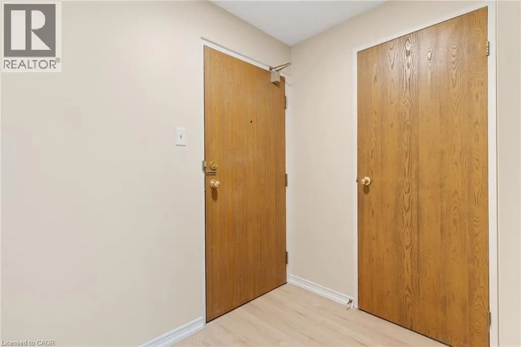 35 GREEN VALLEY Drive Unit# 308 — photo 5 of 33