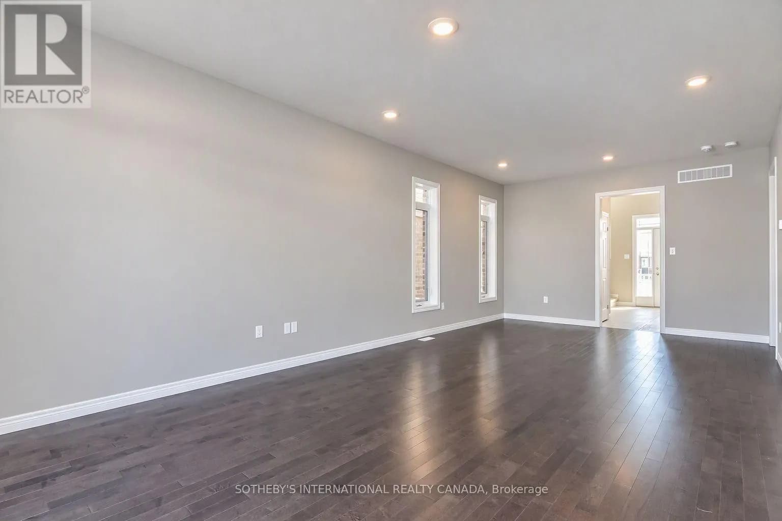 529 ANTON CRESCENT — photo 5 of 12