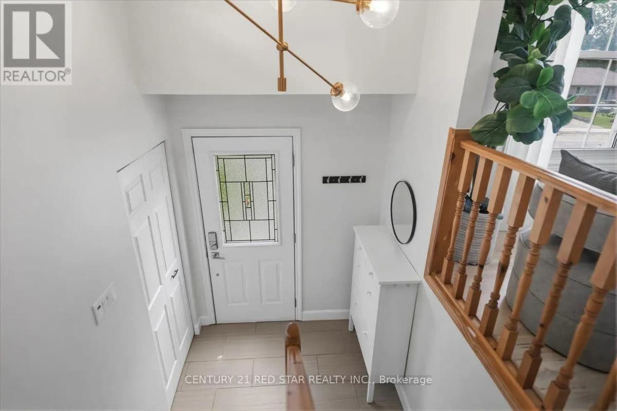 475 FORFAR STREET E — photo 3 of 32