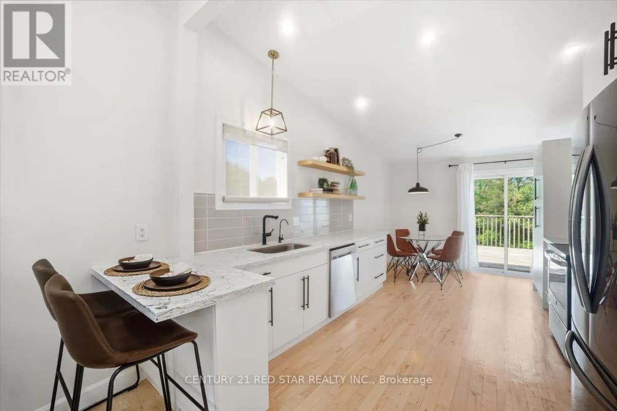 475 FORFAR STREET E — photo 4 of 32