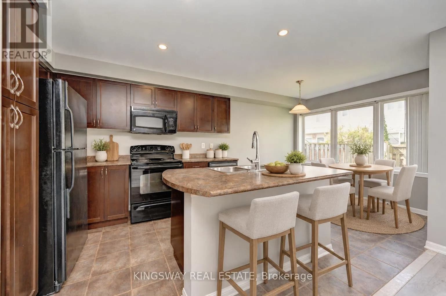 103 BLACKBIRD CIRCLE — photo 5 of 43