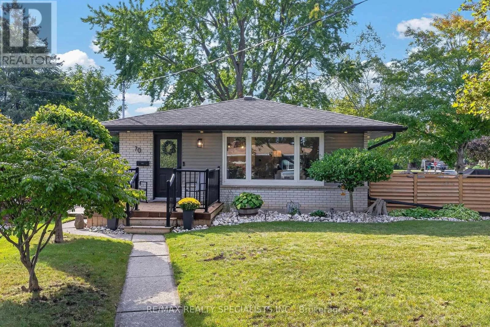 70 DUNCAIRN AVENUE — photo 2 of 50