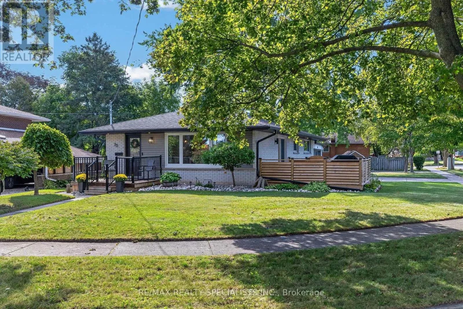 70 DUNCAIRN AVENUE — photo 3 of 50
