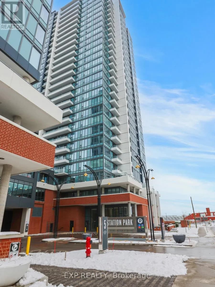 708 - 15 WELLINGTON STREET S — photo 1 of 34