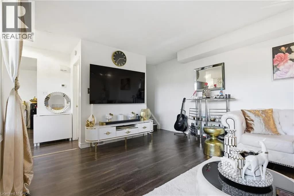 423 WESTWOOD Drive Unit# 43 — photo 4 of 16
