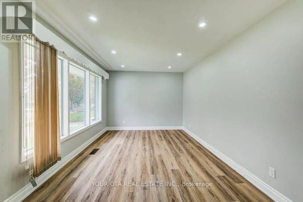 102 MASSEY AVENUE — photo 4 of 44