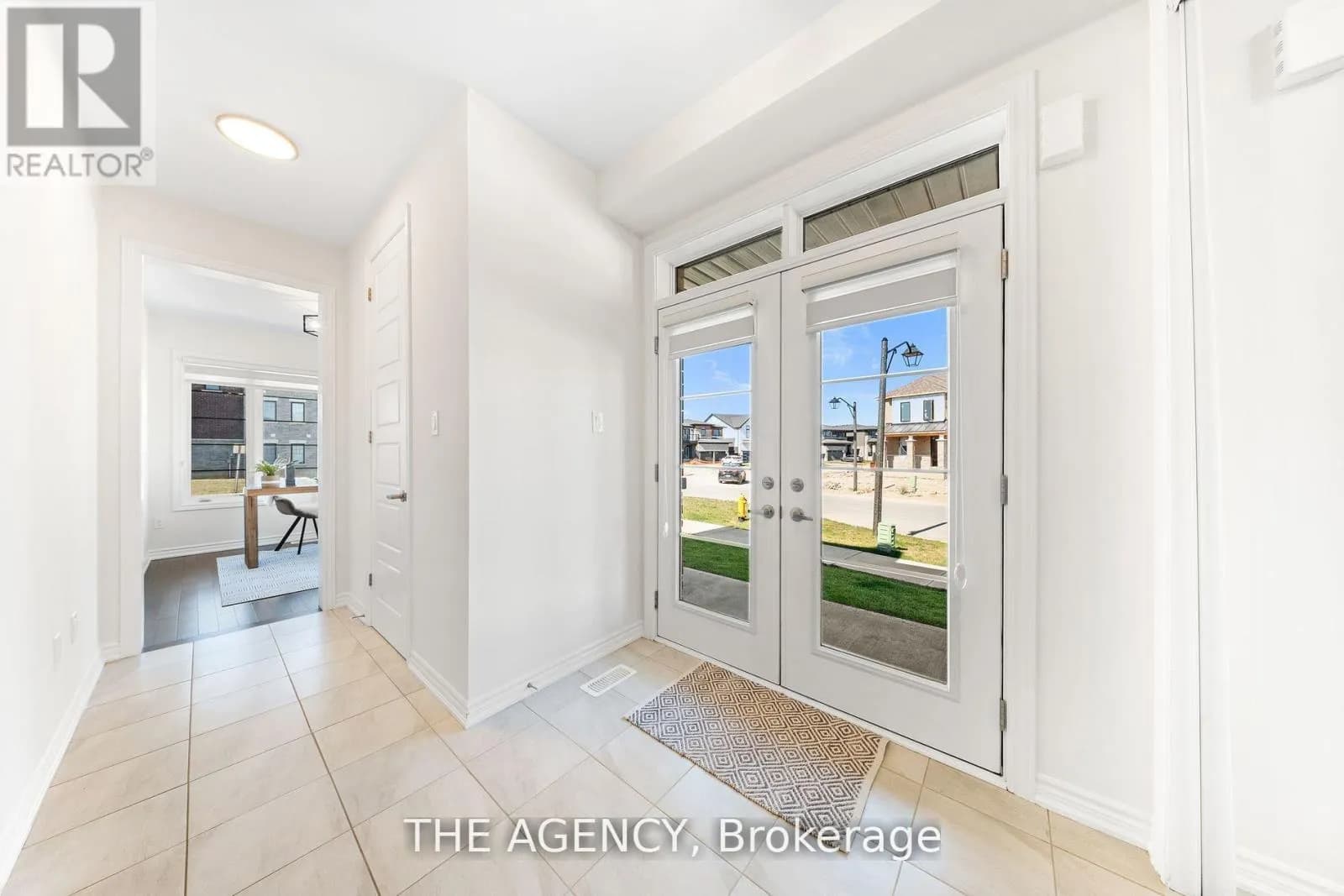 1 BEE CRESCENT — photo 4 of 50