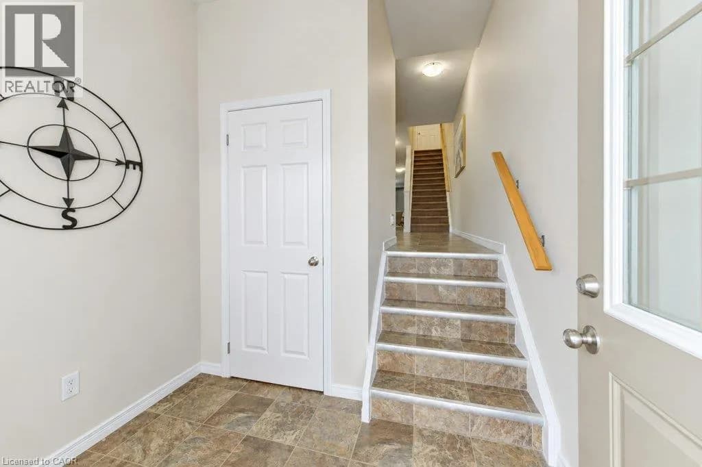 925 GLASGOW Street Unit# C — photo 4 of 33