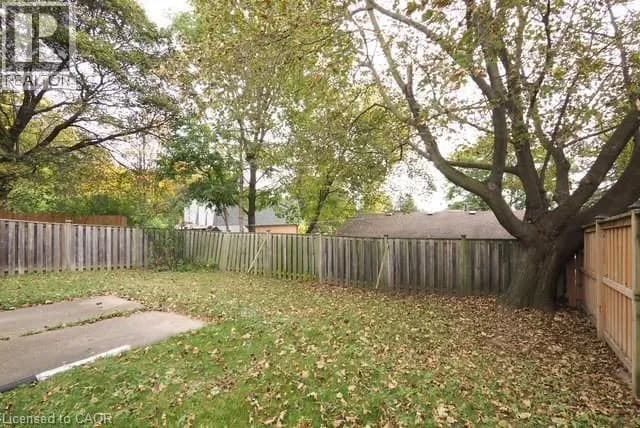 90 PEPPERWOOD Crescent — photo 5 of 22