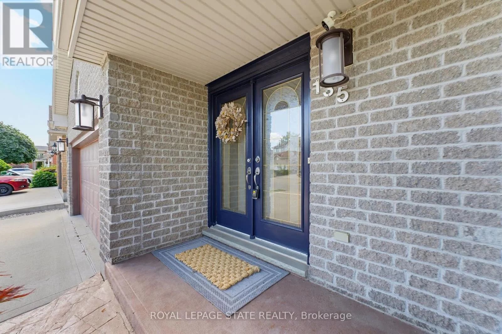 135 MCNICHOL DRIVE — photo 5 of 46