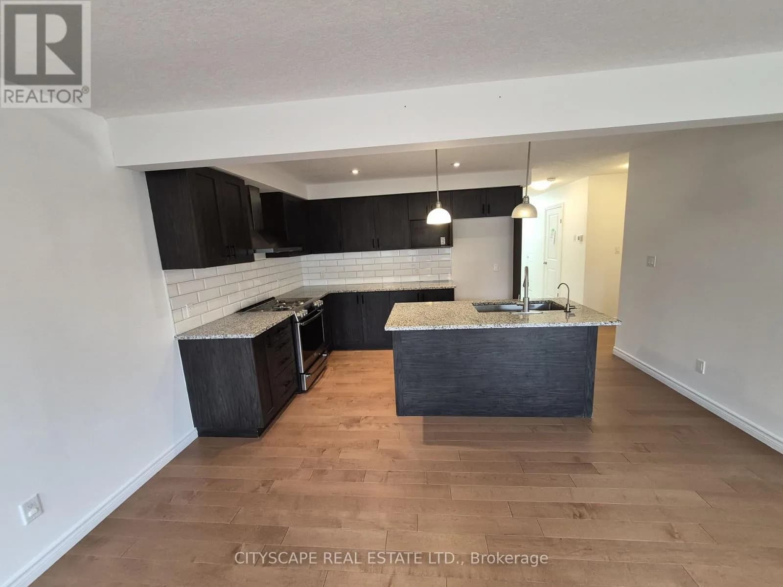 16 - 125 HOLLYBROOK TRAIL — photo 3 of 27