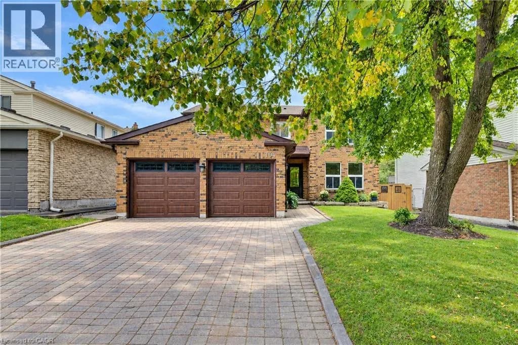104 DEERWOOD Crescent — photo 3 of 50