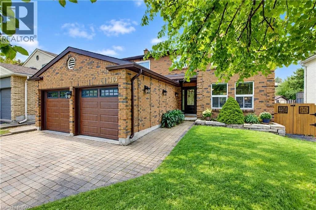 104 DEERWOOD Crescent — photo 4 of 50