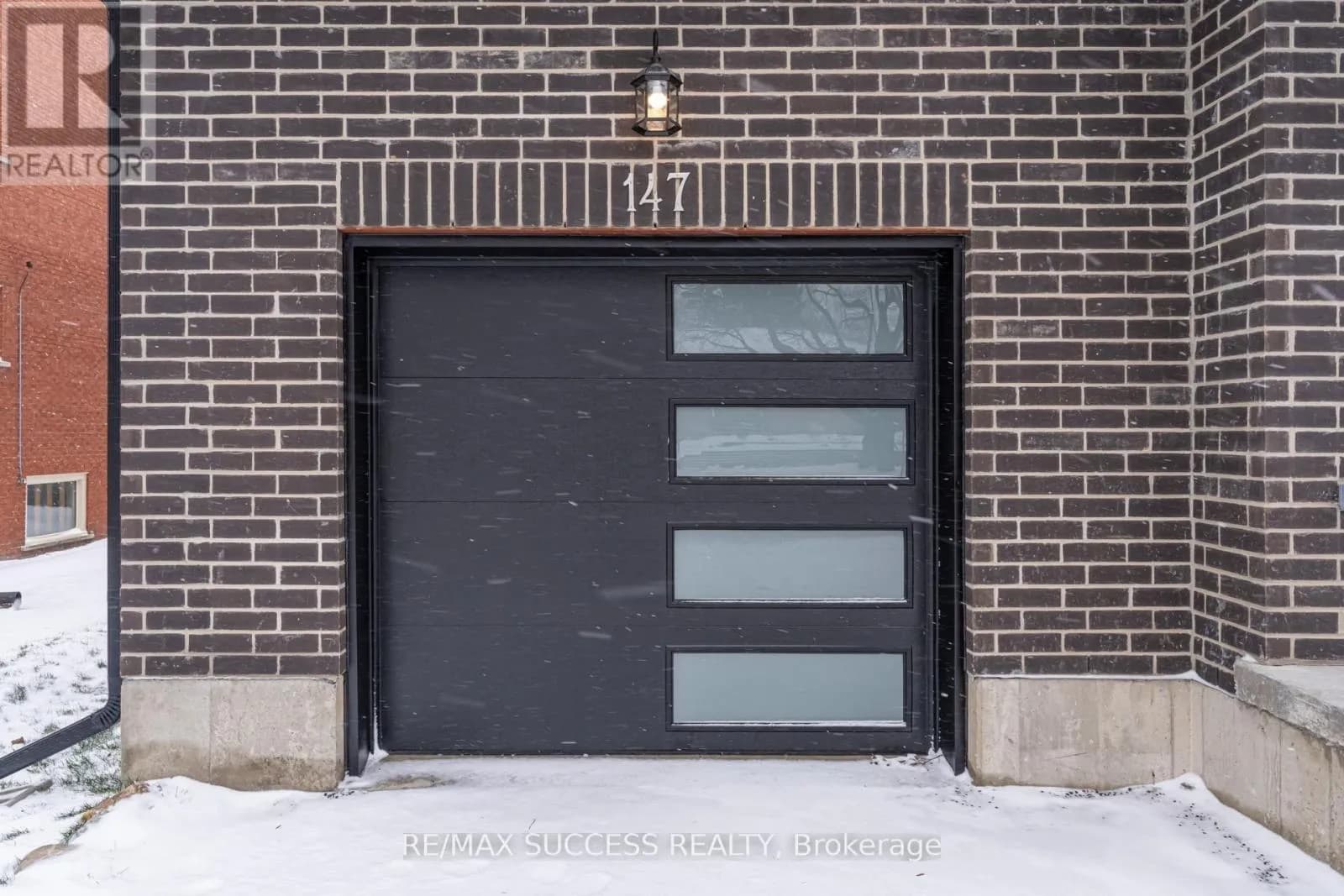 147 SIEBERT AVENUE — photo 3 of 50