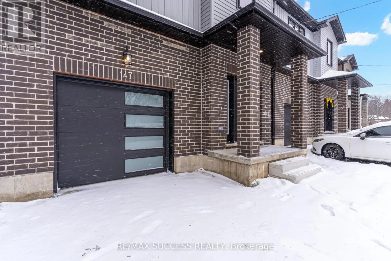 147 SIEBERT AVENUE — photo 5 of 50