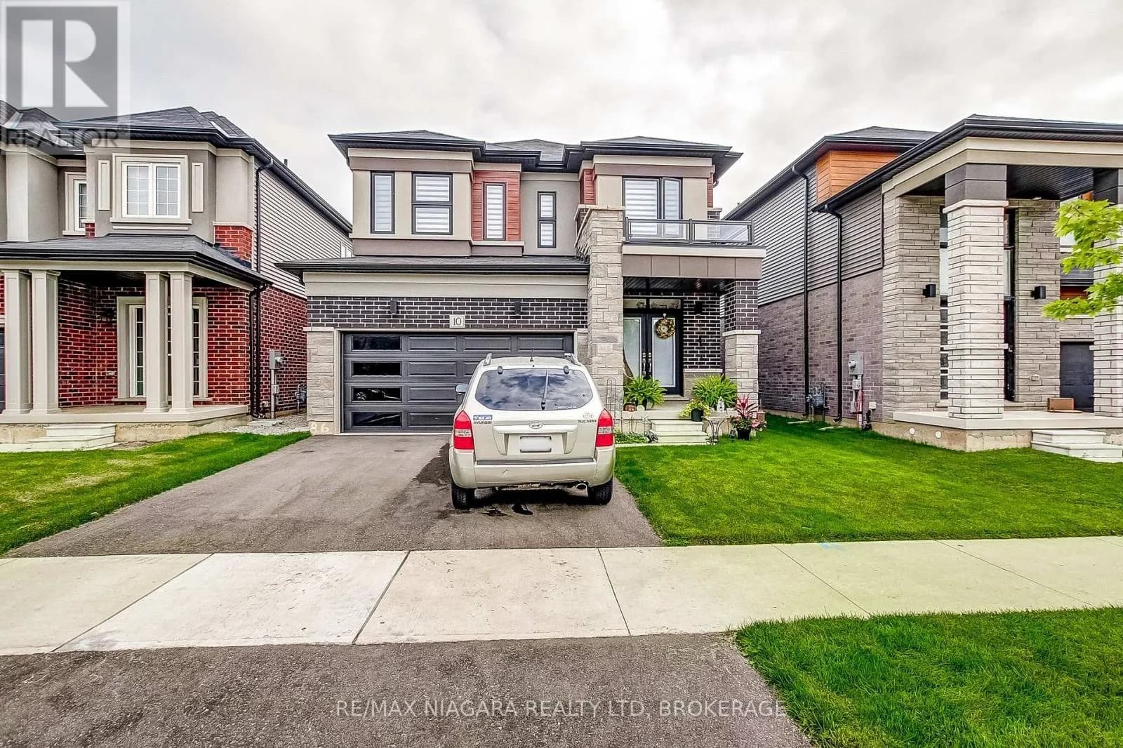 10 INGALLS AVENUE — photo 1 of 50