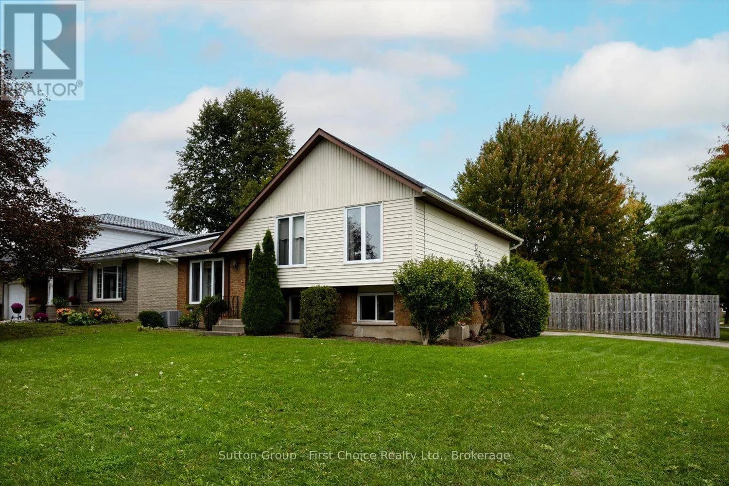 8 SARGINT STREET — photo 4 of 37