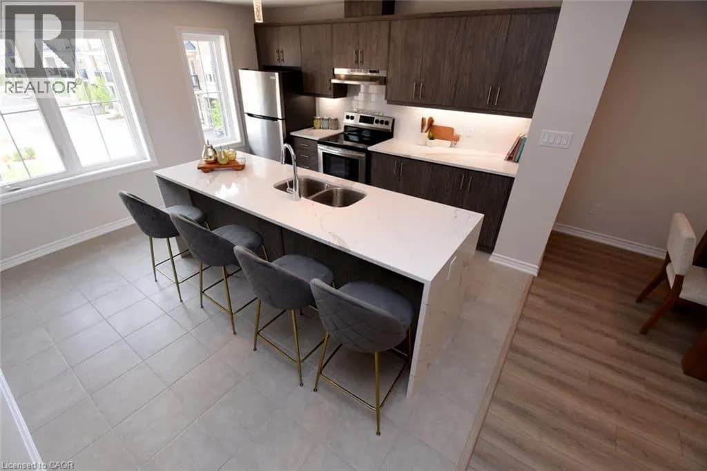 677 PARK Road N Unit# 2 — photo 4 of 23