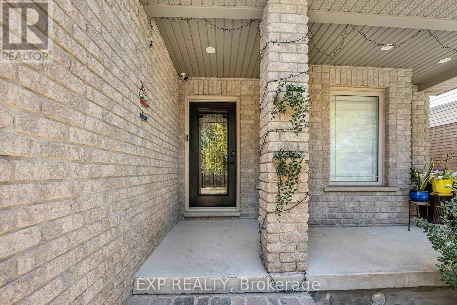 577 WATERTON DRIVE — photo 3 of 50