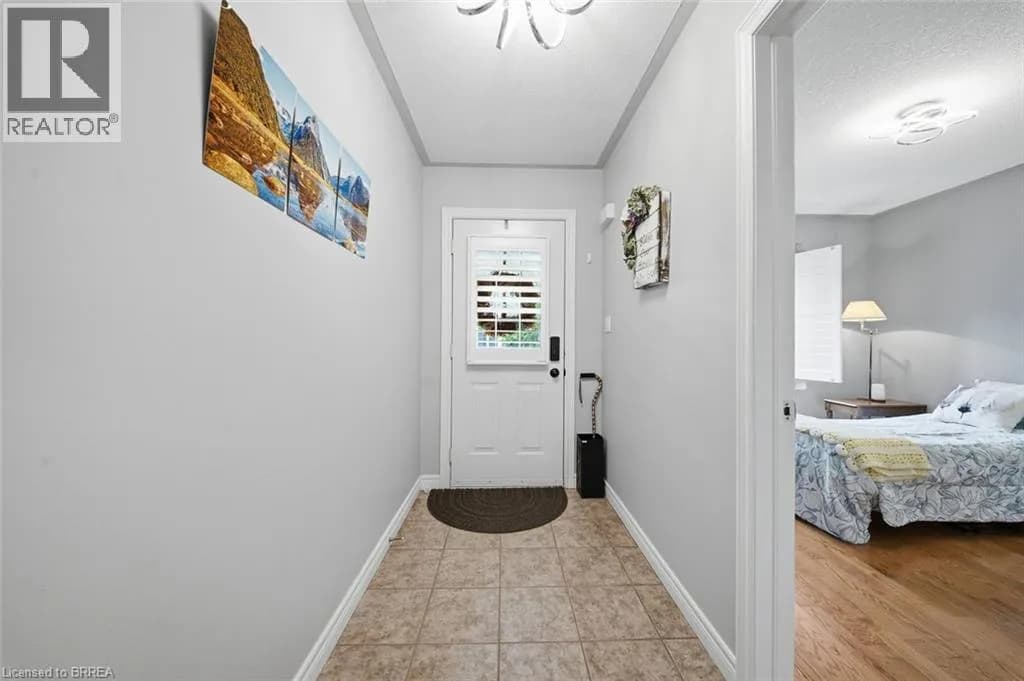 633 PARK Road N Unit# 8 — photo 4 of 32